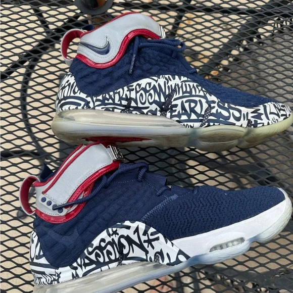 Lebron 17 Remix size 11